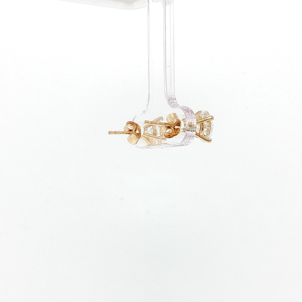 Round Diamond Stud Earrings in Yellow Gold